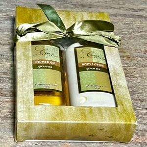 Cru de Provence Green Tea shower gel and body lotion set